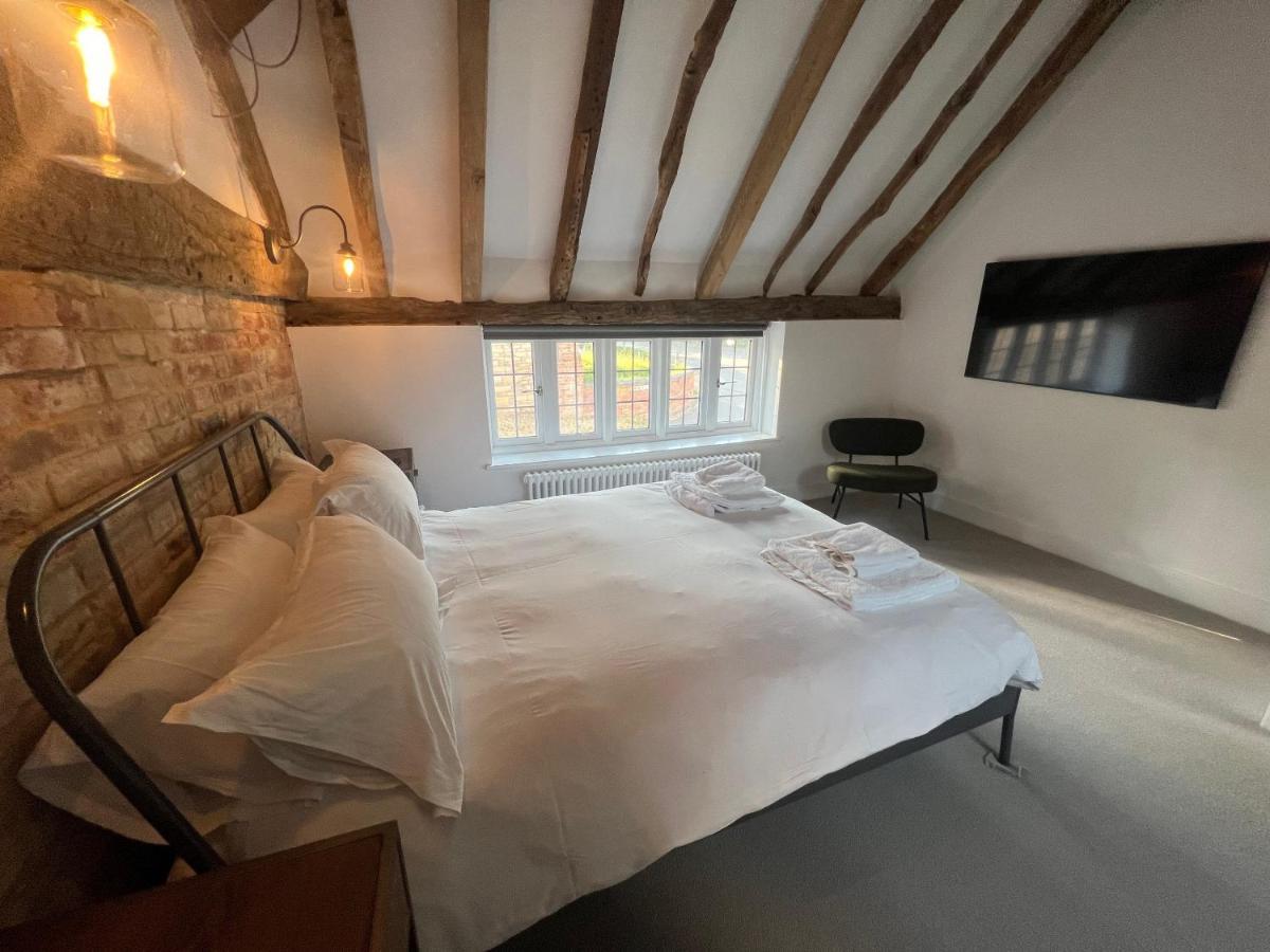 Seven Abbey Lane Villa เซาแธม ภายนอก รูปภาพ