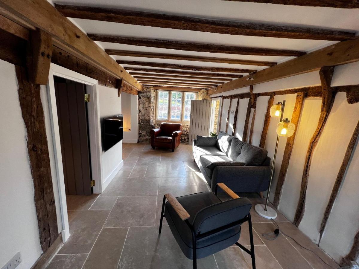 Seven Abbey Lane Villa เซาแธม ภายนอก รูปภาพ