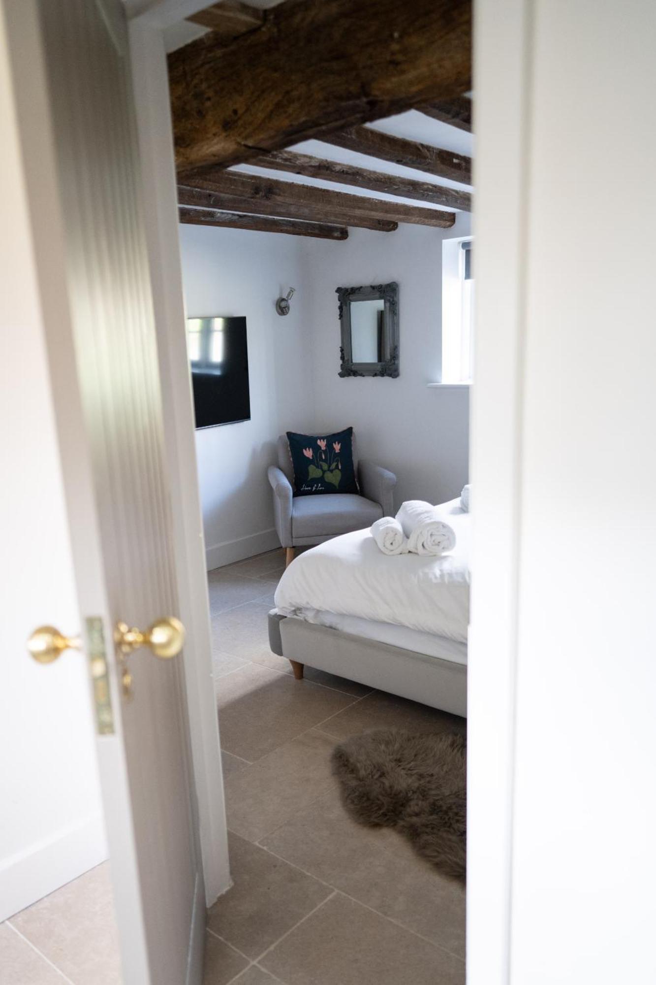 Seven Abbey Lane Villa เซาแธม ภายนอก รูปภาพ