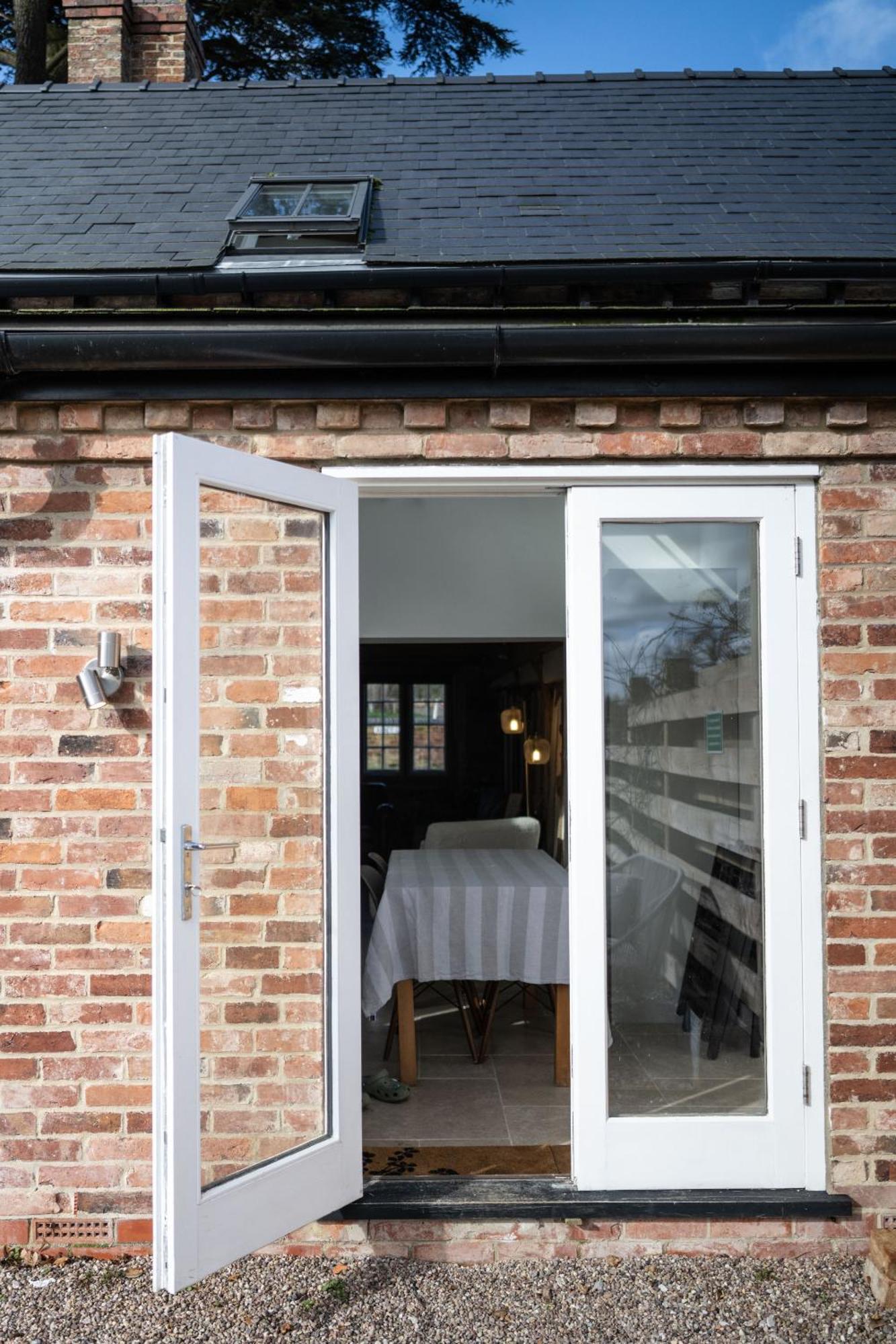 Seven Abbey Lane Villa เซาแธม ภายนอก รูปภาพ