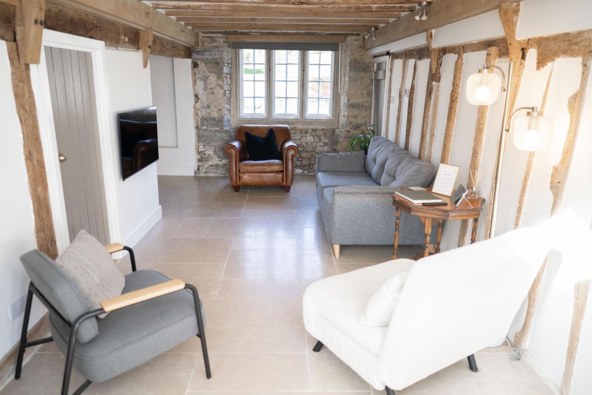 Seven Abbey Lane Villa เซาแธม ภายนอก รูปภาพ